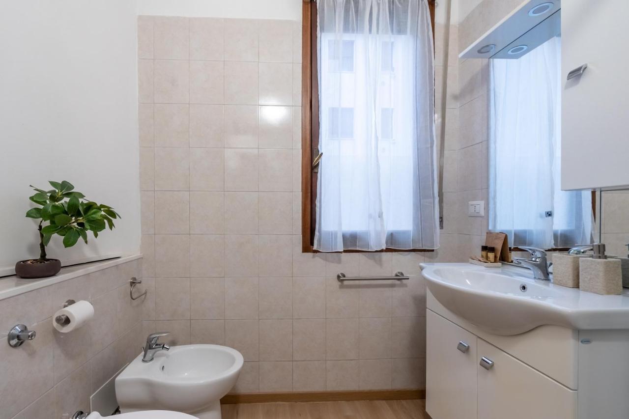 Suite 1,2 Porta Milano Centro Parking Free Exterior photo